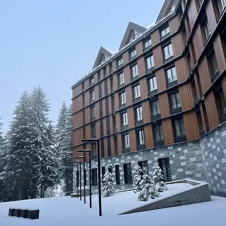 Woodside Apartment